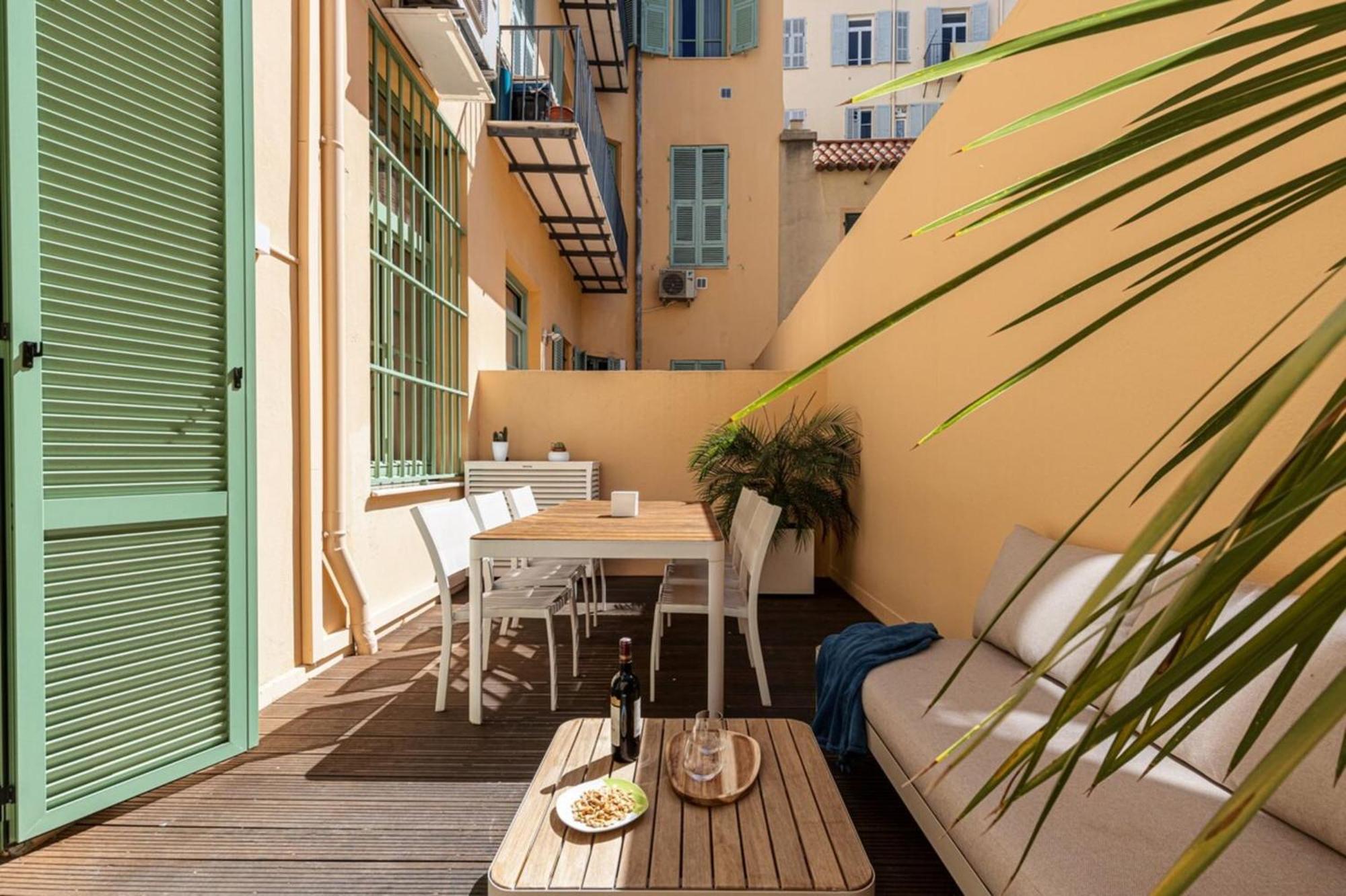 Gubernatis - Beautiful Duplex With Terrace Διαμέρισμα Νίκαια Εξωτερικό φωτογραφία