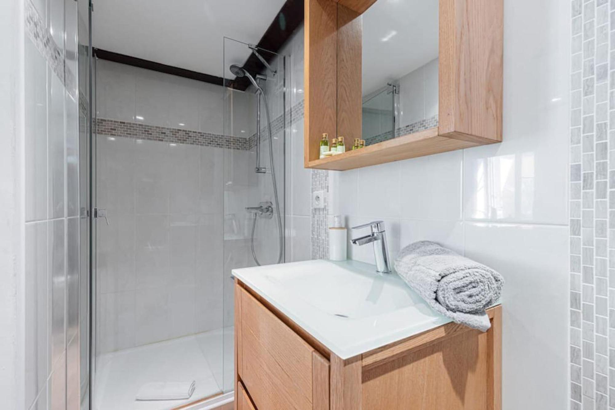 Gubernatis - Beautiful Duplex With Terrace Διαμέρισμα Νίκαια Εξωτερικό φωτογραφία